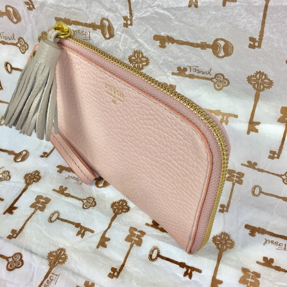 Fossil Pebbled Leather Tara Wristlet in Dusty Rose - Picture 2 of 6